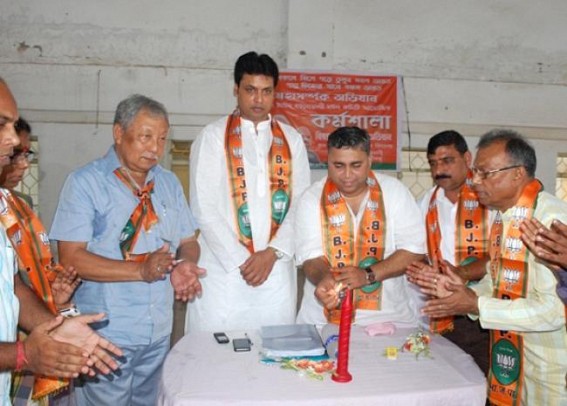 BJP organized Workshop on ‘Mahasampark’ at MTB girl’s school BJP organized Workshop on ‘Mahasampark’ at MTB girl’s school